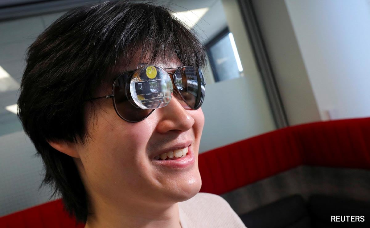 AI Powered Eyepiece Seeks To Improve How Humans Talk