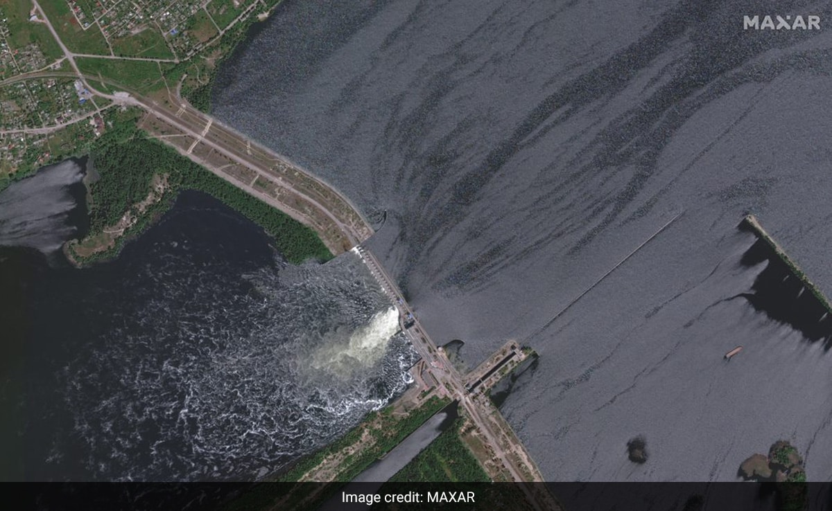 Ukraine Dam, Near Nuclear Plant, Destroyed; Zelensky Calls Urgent Meet