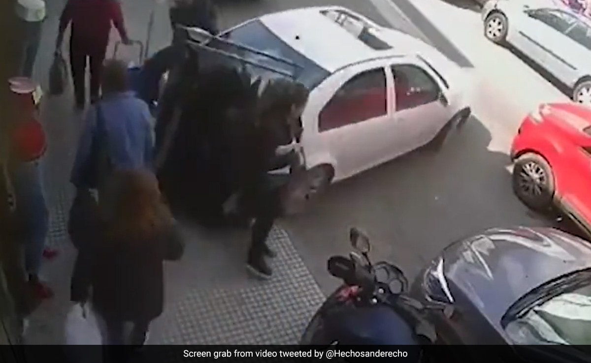 Argentina Man Suffers Seizure While Parking Car, Hits A Woman Fatally