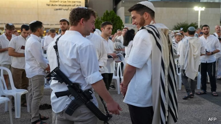 Israel Marks Jewish Holiday Amid Multi Front War For First Time Since