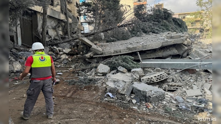 Israeli Strike On Hezbollah Kills , Including Mayor In Southern Lebanon