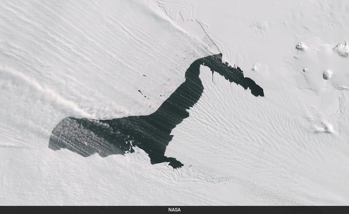 Nasa Captures 'Sea Smoke' Rising from Antarctic Glacier