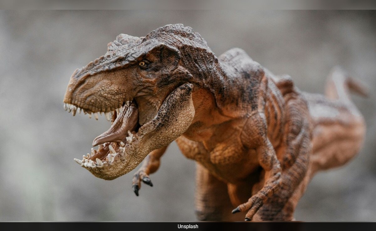 Scientists Plan To Recreate Extinct Creatures Like Dinosaurs As Robots