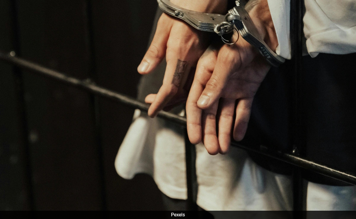 China Launches "Exile Route" Experience, Sparking Social Media Debate