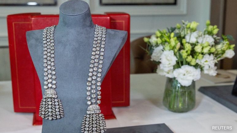 Diamond Necklace Linked To Marie Antoinette Sells For $