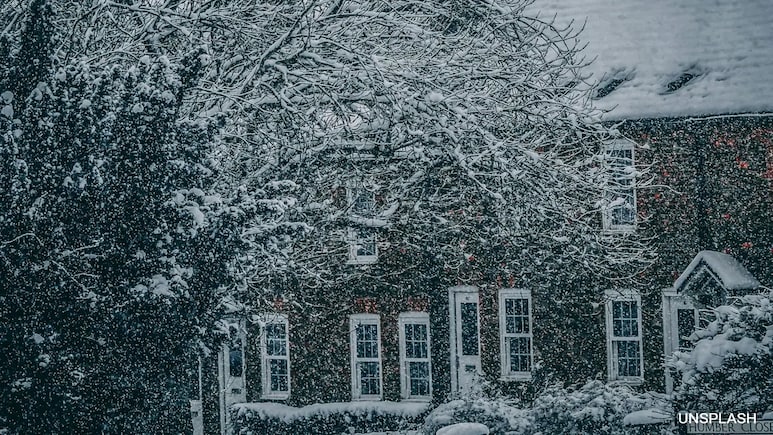 Massive Mile Snowstorm To Hit UK This Week, Warnings Issued