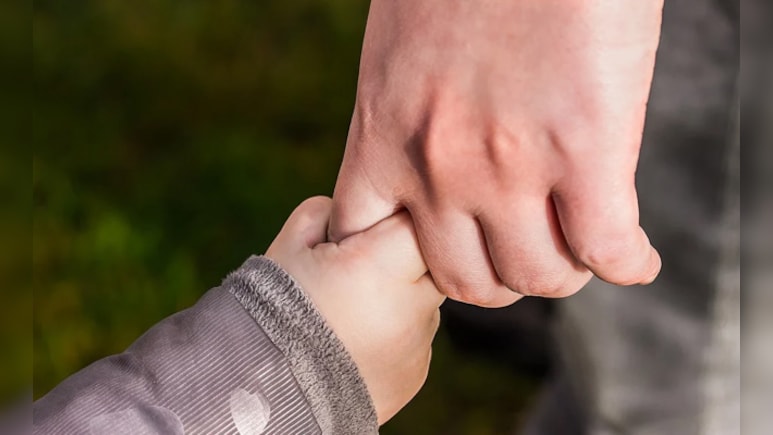 Russia Passes Law Banning "Child Free Propaganda" Amid Demographic Decline