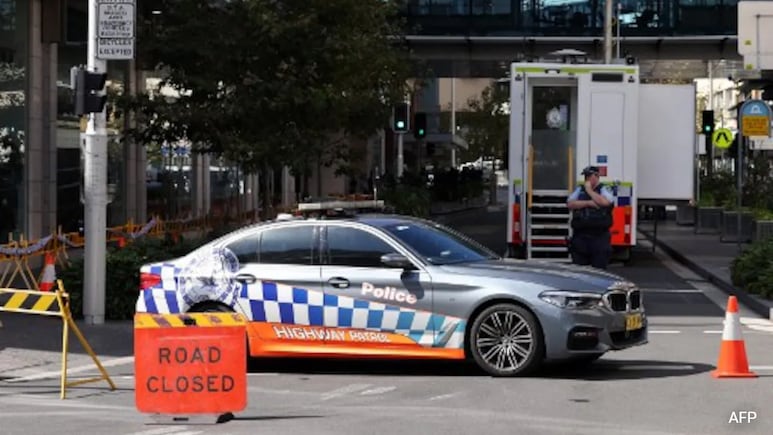 Stabbing Attack At Melbourne Shopping Centre, In Australia, Leaves 3 Injured