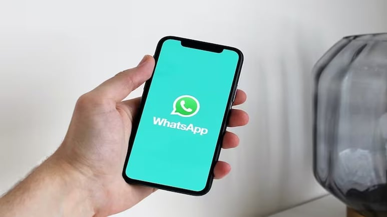Want To Read Voice Notes? WhatsApp Brings To You Voice Message Transcripts