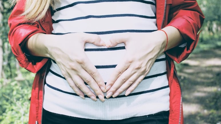 Woman Visits Doctor For Sore Throat, Finds She's Pregnant With Quadruplets