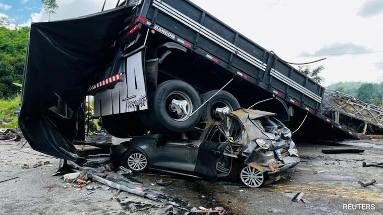At Least Killed In Brazil Bus And Truck Collision