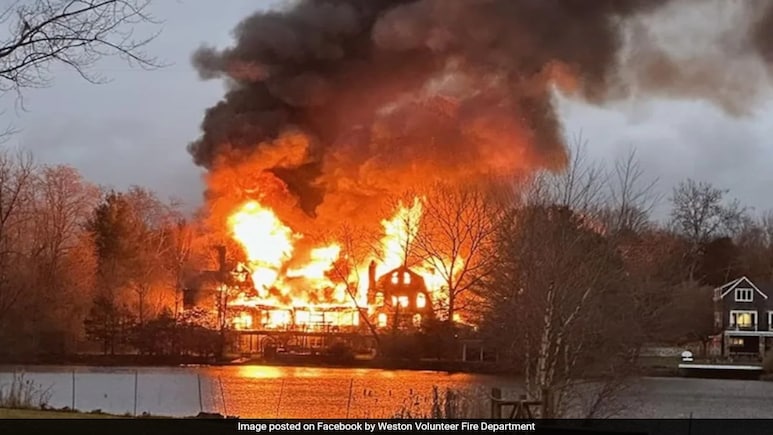 Mansion Worth $ Million Burns Down After Residents Fry Turkey In Garage