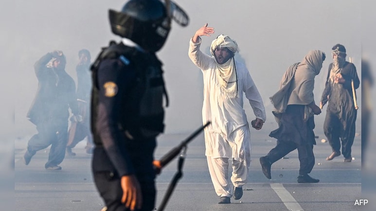 Pakistan Jails Imran Khan Supporters Over Violent Protests