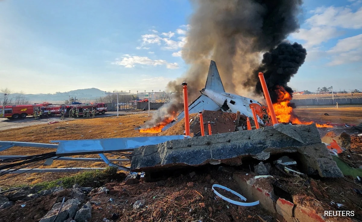 Plane With People Crashes In South Korea, At Least Dead