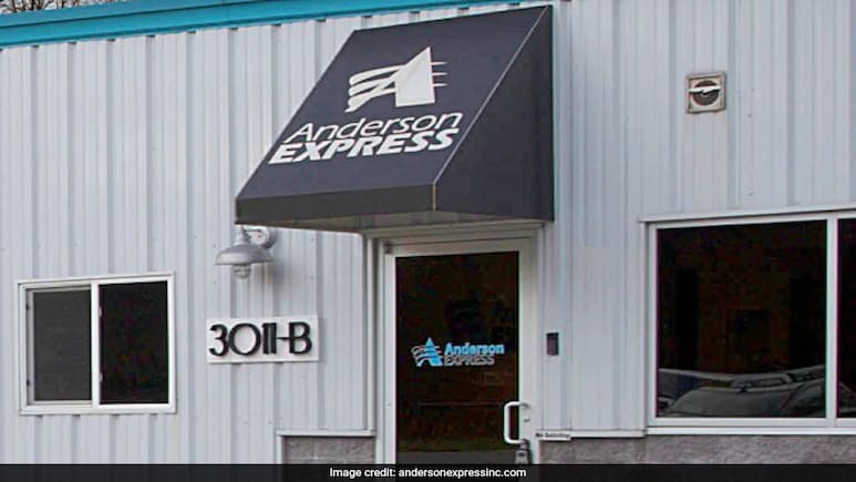 US Employee, , Stabs Company President During Staff Meeting, Arrested