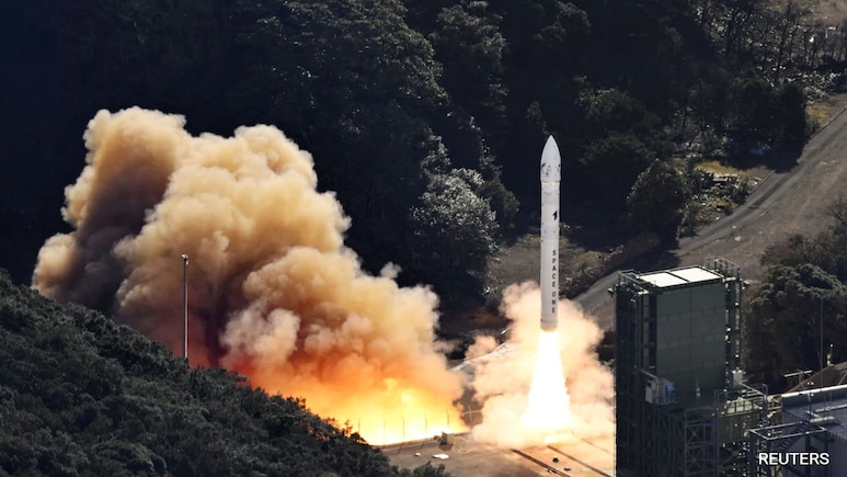 Video: Japanese Space Startup's Rocket Launch Fails Minutes After Lift Off