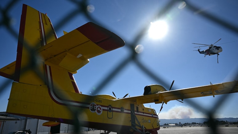 , Gallons Water At Kmph, Repeat: 'Super Scoopers' In US Firefight
