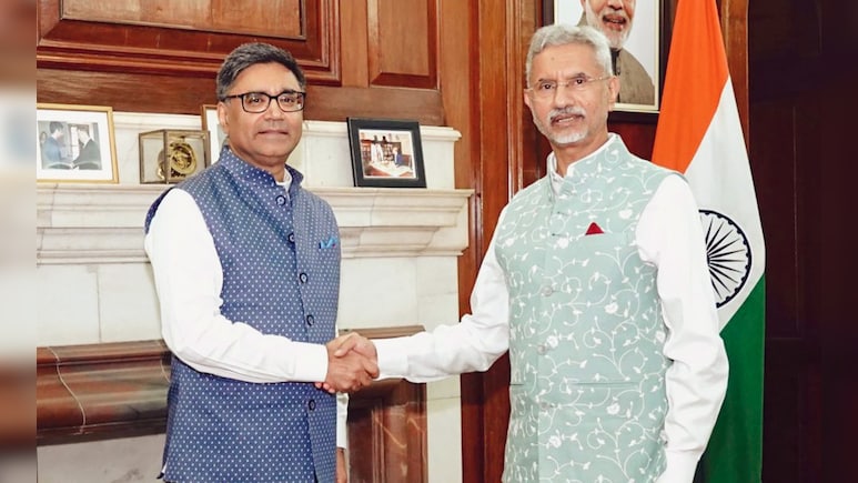 Foreign Minister Engages US, Foreign Secretary, China: India's Balancing Act