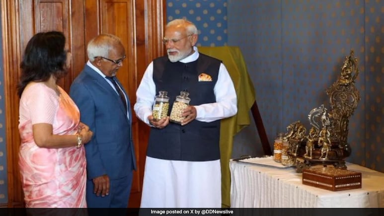PM Modi Gifts This Superfood To Mauritius President