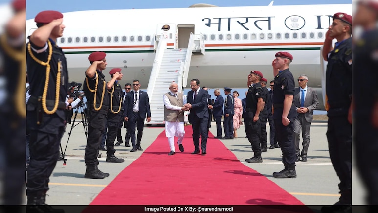 PM Modi Arrives In Cyprus, President At Airport To Receive Him